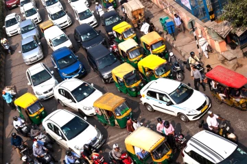 பெட்ரோல் வாகனங்களுக்கு தடை விதிக்க டெல்லி திட்டம்., மின்சார வாகனங்களுக்கு ஊக்குவிப்பு