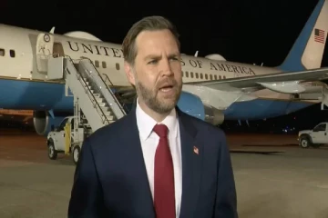 மத்திய கிழக்கின் எதிர்காலத்தை நிர்ணயிக்கும் பேச்சுவார்த்தை: இஸ்லாமாபாத் சென்றடைந்த அமெரிக்க துணை ஜனாதிபதி