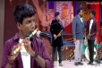 இசையால் அரங்கத்தையே மெய்சிலிர்க்க வைத்த இலங்கை சிறுவன்! படு வைரலாகும் காணொளி