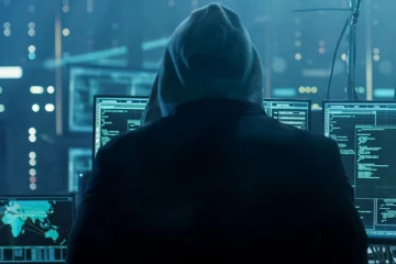 பெண்களின் நிர்வாணப் படங்களை களவாடிய நபருக்கு ஏற்பட்ட நிலை?