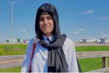 14 வயதில் விமானம் செலுத்திய கனடிய சிறுமி