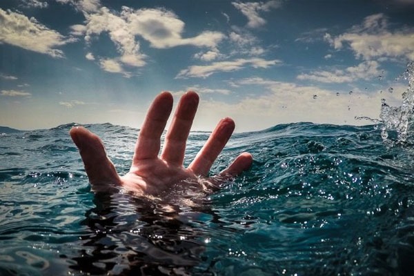 தமிழர் பகுதியில் நீராட சென்ற இருவருக்கு நொடிப்பொழுதில் நடந்த அசம்பாவிதம் | Tragic Accident Strikes Two Swimming In Tamil Area