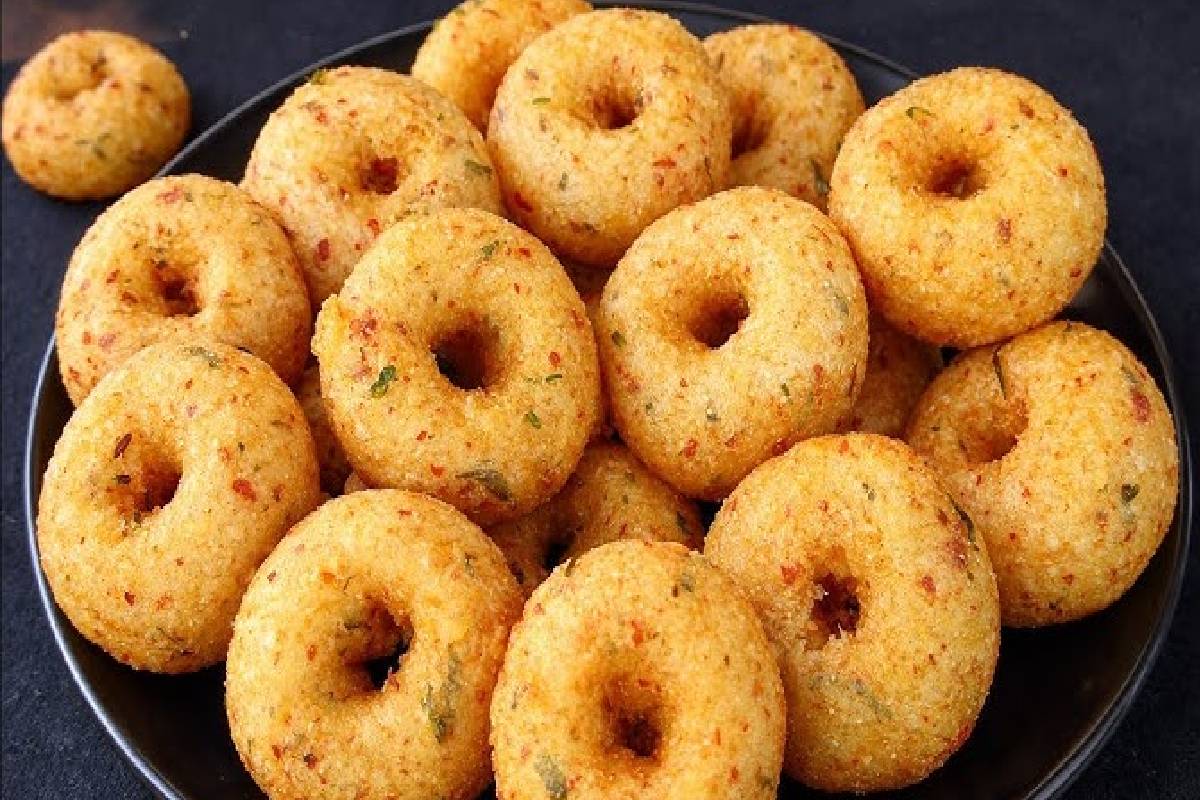 மொறு மொறு சுவையில் உளுந்து வடை வேண்டுமா? இப்படி செய்ய உளுந்தே தேவையில்லை! | How To Make A Medu Vada Within 10 Minites