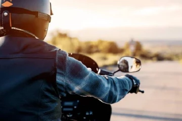 பத்திரமாக வண்டி ஓட்ட சொன்னது குற்றமா? கத்தியால் குத்திக் கொலை - நபர் வெறிச்செயல்!