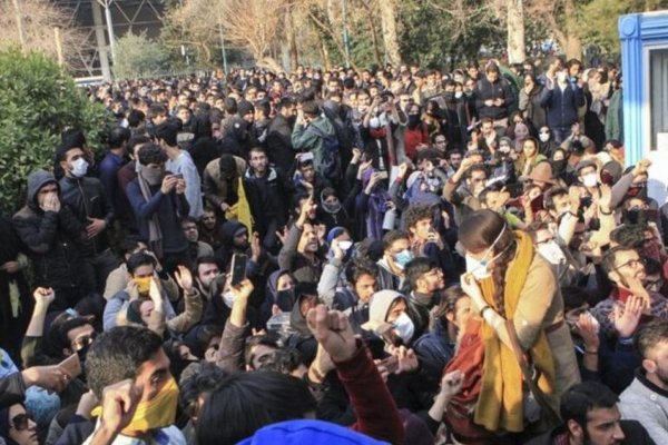 இலங்கையை தொடர்ந்து ஈரானிலும் வெடித்தது மக்கள் கிளர்ச்சி - ஒருவர் மரணம் - தமிழ்நாடு