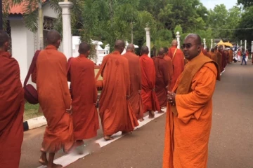 வடக்கை நோக்கிப் படையெடுக்கும் பௌத்த பிக்குகள்!