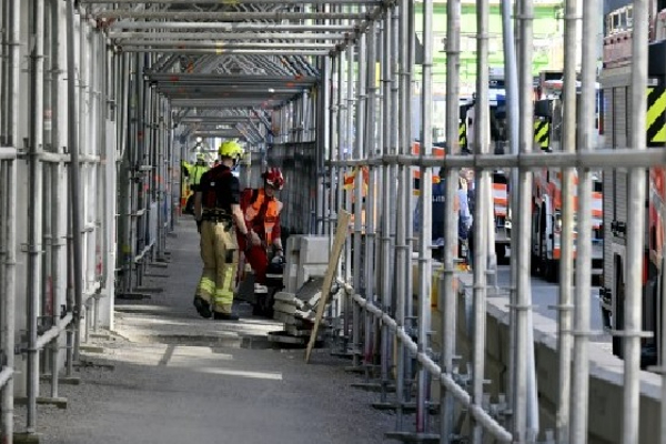 பாலம் இடிந்து விழுந்து விபத்து... சிறார்கள் உட்பட பலர் காயம் | Finland Bridge Collapses Children Injured
