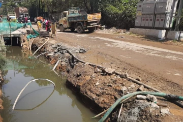 ஆமை வேகத்தில் நடக்கும் மழை நீர் வடிகால் பணிகள் - தேங்கி நிற்கும் கழிவு நீரால் நோய் பரவும் அபாயம்..! நடவடிக்கை எடுக்குமா மாநகராட்சி?