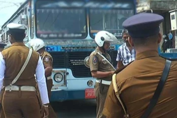 மரணவீட்டுக்கு சென்ற பேருந்துடன் மற்றுமொரு பேருந்து மோதி விபத்து; 16 பேர் காயம்