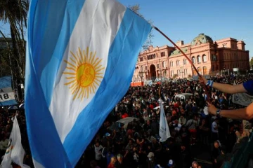 பொருளாதார நெருக்கடியால் திண்டாடும் மற்றொரு முக்கிய நாடு!