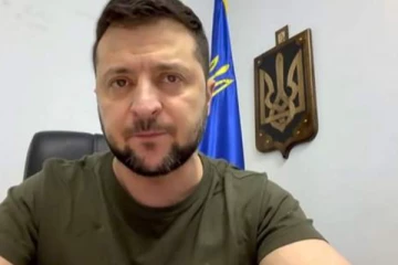 சமாதான பேச்சில் நம்பிக்கையற்றுள்ள உக்ரைன் மக்கள்! மேசையை தட்டி உரையாற்றிய ஸெலென்ஸ்கி!(video)