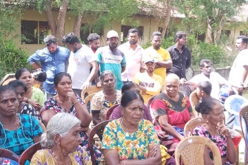 நலன்புரி உதவித்திட்ட கொடுப்பனவில் முறைக்கேடுகள் - வவுனியாவில் மக்கள் ஆர்ப்பாட்டம்