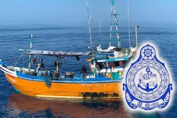 நடுகடலில் அதிரடி காட்டிய கடற்படையினர் ; சிக்கிய பல ஆபத்தான பொருட்கள்