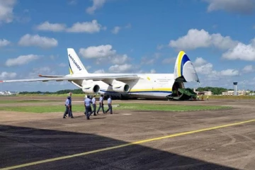 இலங்கையில் தரையிறங்கியுள்ள உலகின் மிகப்பெரிய சரக்கு விமானம்