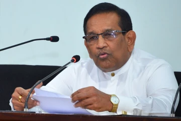 தடுப்பூசி மருந்தளவை நிர்ணயிக்கும் அரசியல்வாதிகள்! - ராஜித குற்றச்சாட்டு