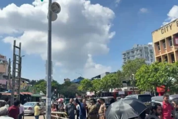 நுகேகொடை பேரணி ஒலிபெருக்கிகள் அகற்றம் ; பொலிஸார் அதிரடி!