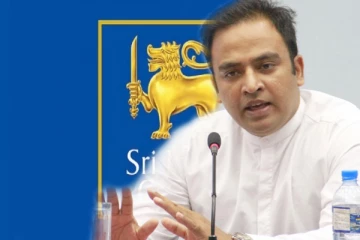 அரசியலுக்கு வராமல் கிரிக்கெட் விளையாடி இருக்கலாம்: ஹர்ஷன ஆதங்கம்