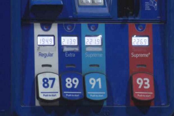 டொரன்டோவில் எரிபொருட்களின் விலை வீழ்ச்சி | Gta Gas Prices Set To Drop To Lowest