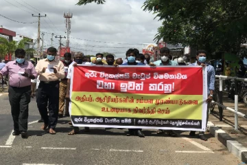 ஆசிரியர்கள் மீது அடக்குமுறையை பிரயோகியுங்கள் - ஆளும்தரப்பு எம்.பியின் சர்ச்சை பேச்சு
