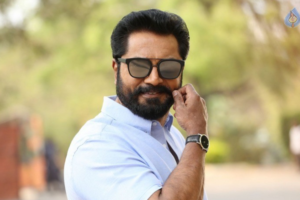 நடிகர் சரத்குமாரின் அப்பாவை பார்த்துள்ளீர்களா.. புகைப்படத்துடன் இதோ