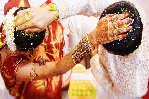 பணத்துக்காக பலரை ஏமாற்றி திருமணம்; 9 ஆவது திருமணத்தில் சிக்கிய பெண்! | Married Woman Cheated Many People For Money Gossip