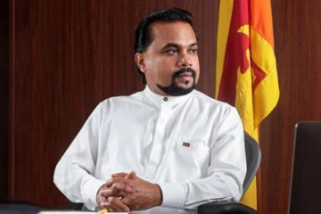 அரசாங்கத்தை பாதாளத்தில் தள்ளாது மீட்டெடுக்கவே முயற்சிக்கின்றோம்! அமைச்சர்