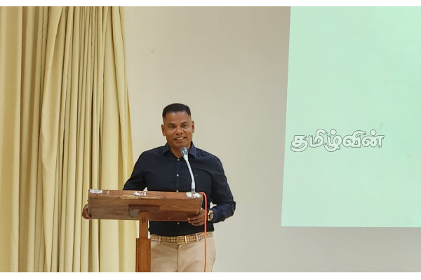 படைப்பாளியாக மாறியதற்கு யாழ். பல்கலைக்கழக நூலகமே காரணம்: தீபச்செல்வன் | Writer Theepachelvan Novel Cyanide Launch Ceremony