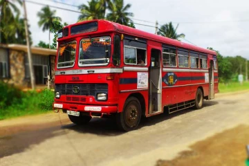 அரச பேருந்தை சோதனையிட்ட படையினருக்கு காத்திருந்த அதிர்ச்சி!