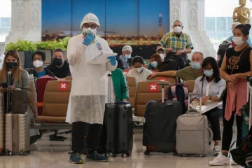 வெளிநாட்டு சுற்றுலா பயணிகளுக்கு அனுமதி அளித்த தாய்லாந்து!