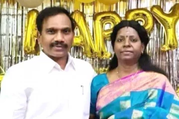 மனைவி புதைக்கப்பட்ட இடத்தில் தனிமையாக சோகத்தில் ஆ.ராசா: வைரலாகும் ஒற்றை புகைப்படம்