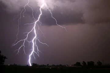 “கல்யாணத்துக்கு போனது ஒரு குத்தமா” - மின்னல் தாக்கி 16 பேர் பலியான பரிதாபம்