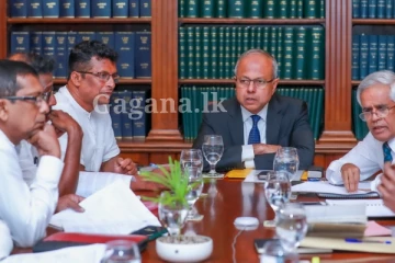 රාජ්‍ය සේවකයින්ගේ ගැටලුවක් විසඳෙයි ද?.(PHOTOS)