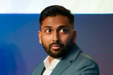 முதல் வேலையில் ரூ.6,000 சம்பளம்., அன்று கூலியின் மகன், இன்று ரூ.55,000 கோடி நிறுவனத்திற்கு அதிபதி!