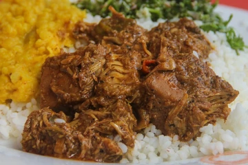 ’’ගෙදරින් එද්දි කෑම පාර්සලයක් ගේන්න’ කාටද මේ කියන්නේ..