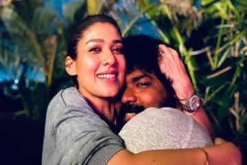 என் வாழ்க்கை நீ இங்கு தந்தது  : அணைத்துக்கொண்ட நயன் , மகிழ்ச்சியில் விக்கி வைரலாகும் புகைப்படம்