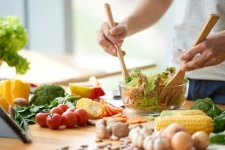 திருமண விருந்திற்கு சென்ற மணமகள் உட்பட 21 பேருக்கு கொரோனா தொற்று