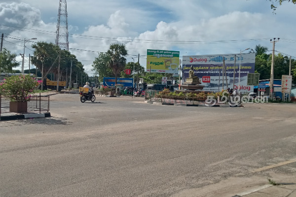 யாழ். திருவள்ளுவர் சுற்று வட்டப் பாதையில் ஏற்படும் மழைக்கால இடையூறு(Photos) | Environmental Degradation In Jaffna Area