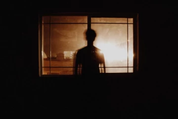 வீடொன்றுக்குள் நிர்வாணமாக நுழைந்த நபர்; அதிர்ச்சியில் அலறிய சிறுவன்