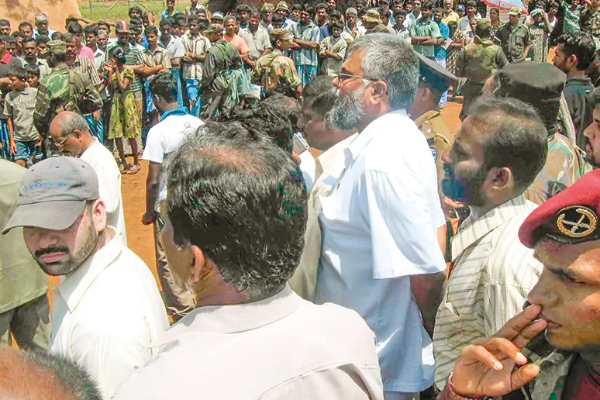 தூசு தட்டப்படும் டக்ளஸின் வழக்குகள்.. அம்பலமாகுமா EPDPயின் உண்மை முகம்! | Douglas Devananda Epdp Political Content தூசு தட்டப்படும் டக்ளஸின் வழக்குகள்.. அம்பலமாகுமா EPDPயின் உண்மை முகம்! | Douglas Devananda Epdp Political Content