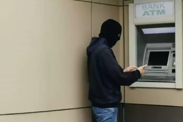 எதிர்பாராத திருப்பம்; தலைதெறிக்க ஓடிய ATM கொள்ளையர்