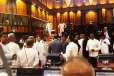 செங்கோலை கைப்பற்ற முயன்ற எதிர்க்கட்சியினர்! நாடாளுமன்றில் அமைதியின்மை