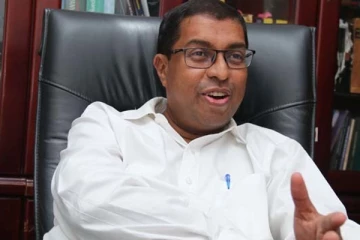 இடைக்கால அரசாங்கத்தின் அரச தலைவராக சாலிய பீரிஸ் பரிந்துரைப்பு