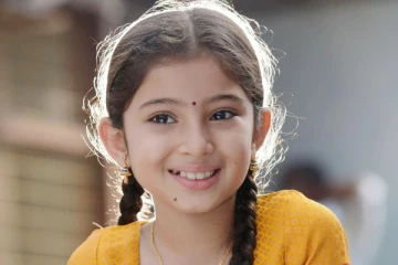 தெய்வத்திருமகள் நடிகை பேபி சாராவின் தந்தையை பார்த்துள்ளீர்களா.. என்னது, அவரும் ஒரு நடிகர் தானா