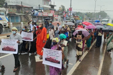 கிளிநொச்சியில் வலிந்து காணாமல் ஆக்கப்பட்டவர்களின் உறவினர்களால் முன்னெடுக்கப்பட்ட ஆர்ப்பாட்ட பேரணி(Photos)