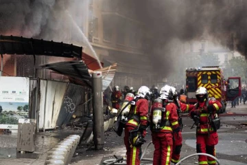 பிரான்ஸில் திடீர் தீ விபத்து: கருகி உயிரிழந்த மூவர்