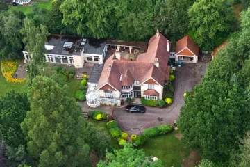 மனைவி வீட்டிற்குள், கணவன் தோட்டத்தில்., மர்மமாக இறந்து கிடந்த பிரித்தானிய தம்பதி!