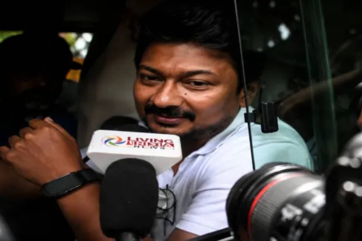 உதயநிதி கைது விவகாரம்.., நிவேதா பெத்துராஜின் வைரலாகும் பதிவு | Actress Nivetha Pethuraj Viral Posts Thirukkural உதயநிதி கைது விவகாரம்.., நிவேதா பெத்துராஜின் வைரலாகும் பதிவு | Actress Nivetha Pethuraj Viral Posts Thirukkural