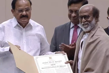 நடிகர் திலகம்  சிவாஜிகணேசன் , இயக்குனர் பாலச்சந்தருக்கு அடுத்து மதிப்புமிகு  விருது  பெற்ற  ரஜினிகாந்த்!