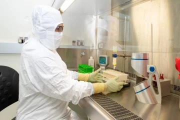 கனேடிய பல்கலைக்கழகம் அறிமுகம் செய்யும் கோவிட் தடுப்பு