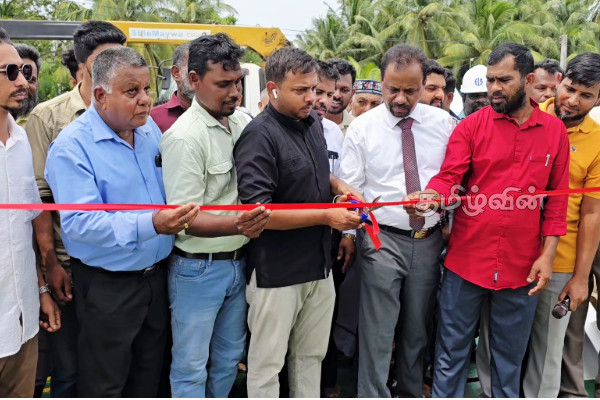 கிண்ணியாவுக்கும் - குறிஞ்சாக்கேணிக்கும் இடையிலான புதிய படகு சேவை ஆரம்பம் | New Ferry Service Kinniya And Kurinjakeni கிண்ணியாவுக்கும் - குறிஞ்சாக்கேணிக்கும் இடையிலான புதிய படகு சேவை ஆரம்பம் | New Ferry Service Kinniya And Kurinjakeni